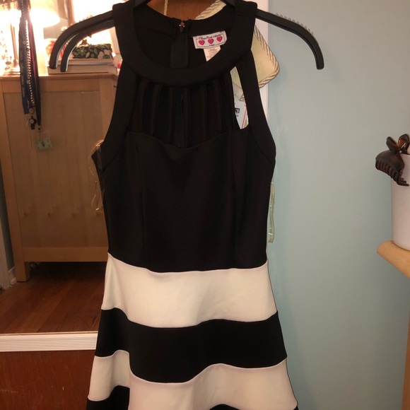 Black & White Striped Dress from Kohl’s!! - Picture 1 of 6